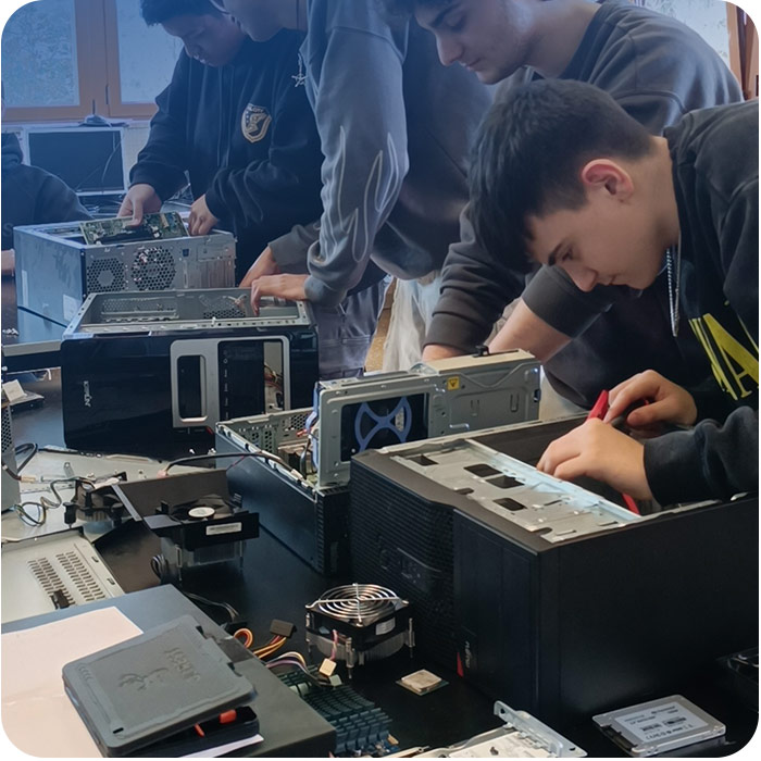 laboratorio informatico Piamarta Milano